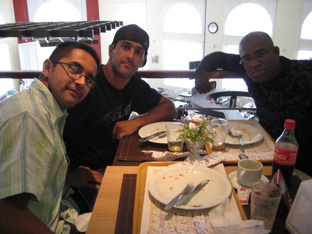 img_1349 Me, Gil and Naja at lunch